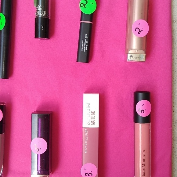 Make-Up - Picture 7 of 8